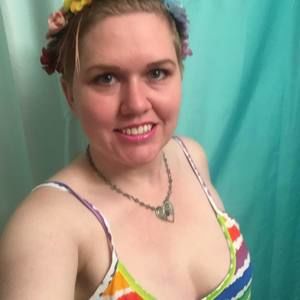 Meet your Posher, Crystal